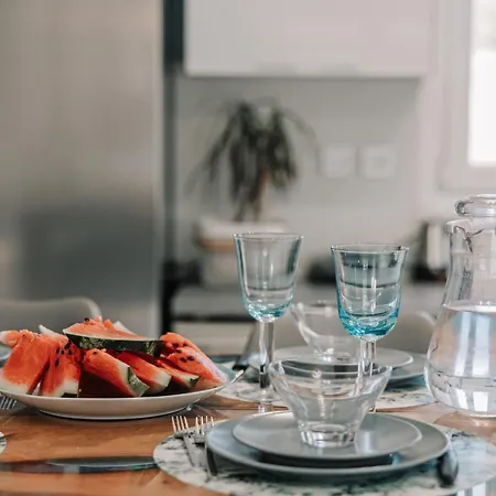 Vasilis Modern * Alepou